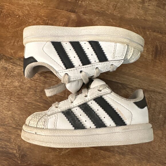 Adidas Superstar White - Picture 4 of 8